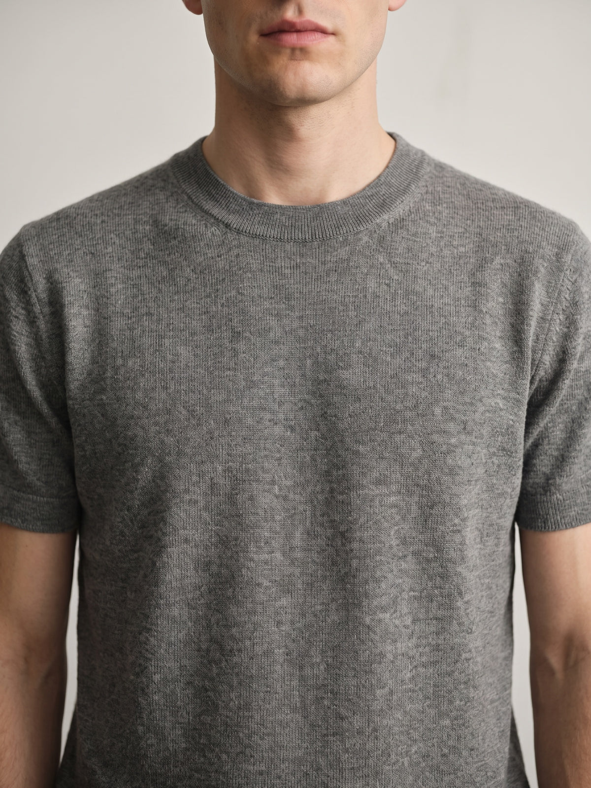 Men Grey Solid Flat Knit T-shirt
